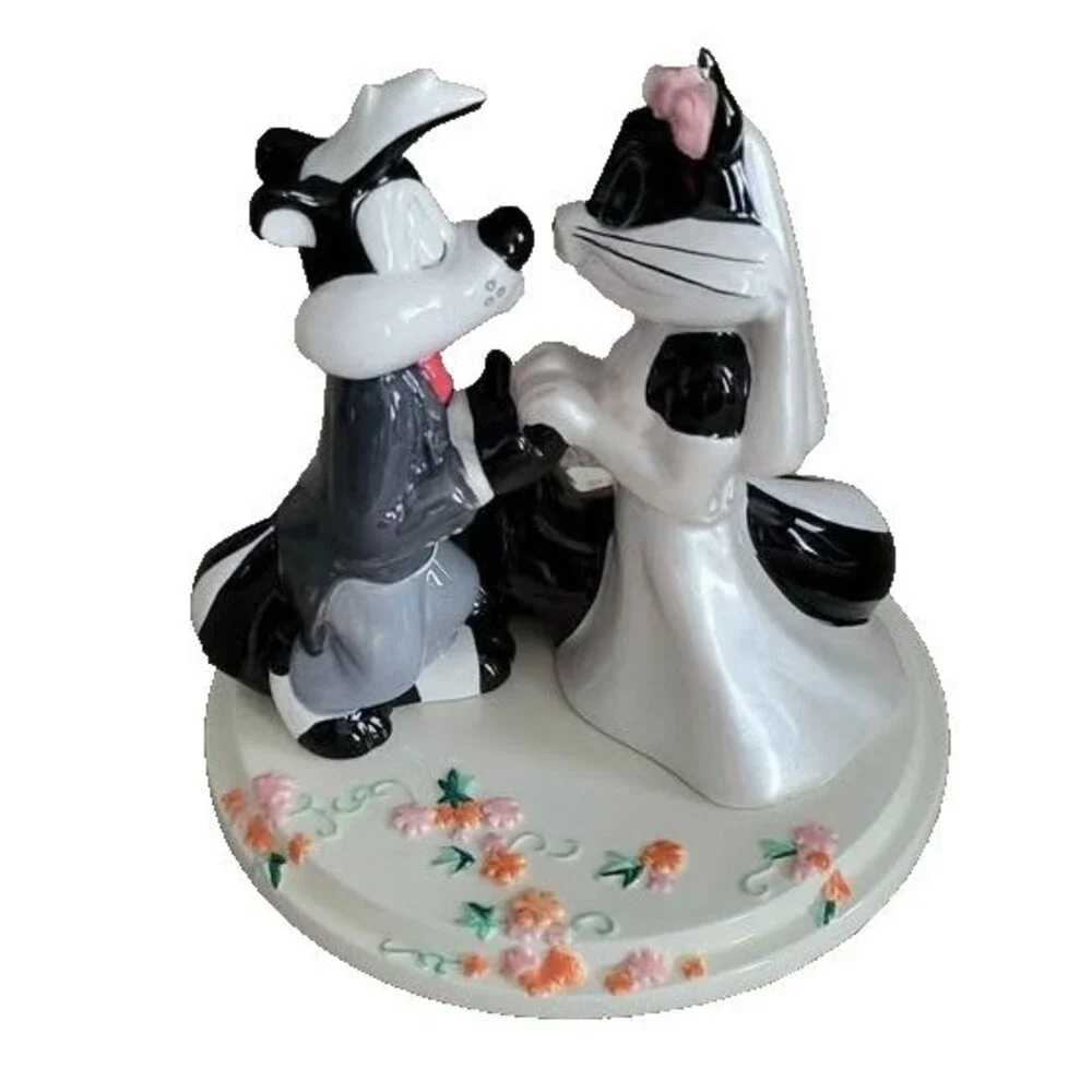 VTG 1999 Warner Brothers Pepe Le Pew & Penelope Cake Topper Wedding Cake 6” NIB